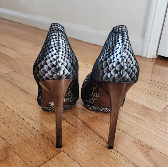 BCBGMaxAzria Leather Gunmetal Willoe Serpent Platform 4.5" Heel size 7 - Picture 4 of 11